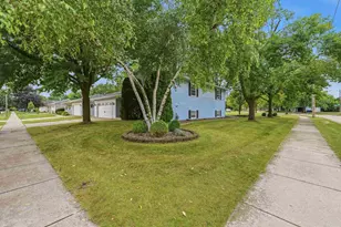 1805 Orchard Ln, Oshkosh, WI 54902 - Photo 3