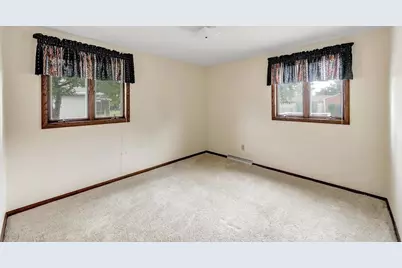 131 Johnson Street, Green Bay, WI 54162 - Photo 13