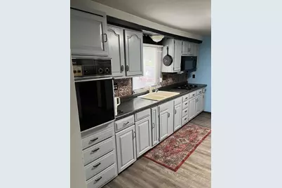 1033 Jefferson Street, Oshkosh, WI 54901 - Photo 5