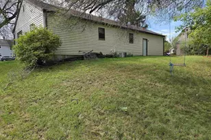 420 W Division St, Wautoma, WI 54982 - Photo 21