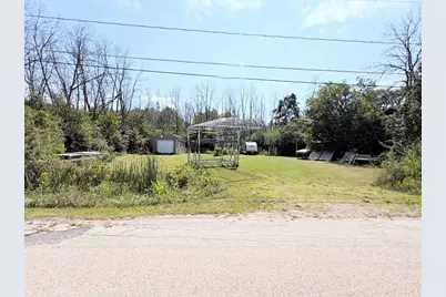 4750 Edgewater Beach, Green Bay, WI 54311 - Photo 7
