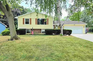 540 Somerset Dr, Green Bay, WI 54301 - Photo 1