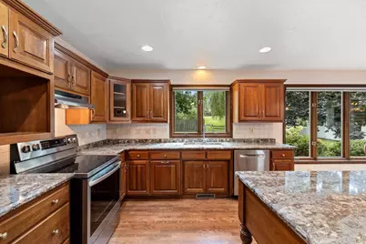 3560 Highland Center Drive, Green Bay, WI 54311 - Photo 11