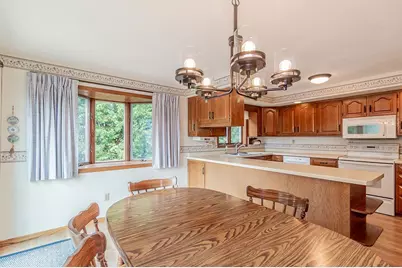 1903 Lawrence Street, New London, WI 54961 - Photo 7