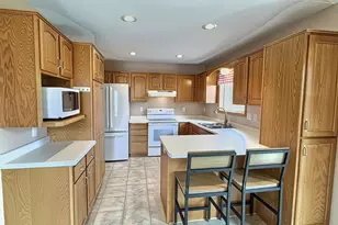 2756 Clover St, Oshkosh, WI 54901 - Photo 7