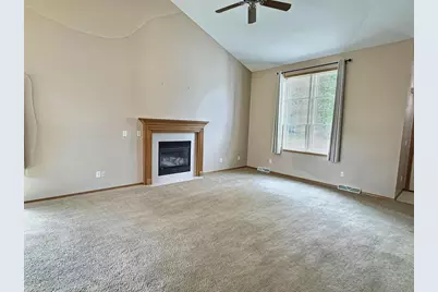 2756 Clover Street, Oshkosh, WI 54901 - Photo 5
