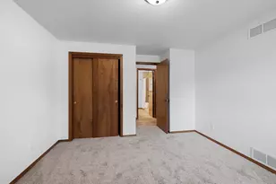 827 Hillcrest Heights, Green Bay, WI 54313 - Photo 17