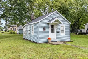 2303 N Main St, Oshkosh, WI 54901 - Photo 3