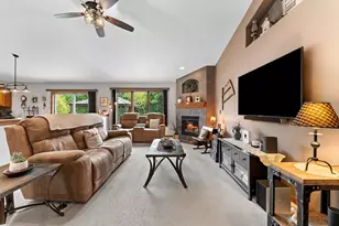 1038 Hoks Ridge Ln, De Pere, WI 54115 - Photo 7