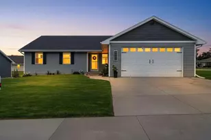 2608 Hendricks Ave, Kaukauna, WI 54130 - Photo 3