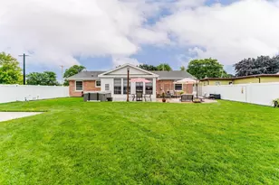 1433 Hazel St, Oshkosh, WI 54901 - Photo 35