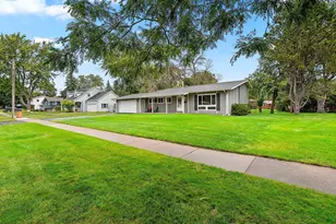 1854 Fairview St, Oshkosh, WI 54901 - Photo 5