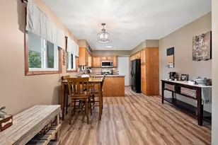1854 Fairview St, Oshkosh, WI 54901 - Photo 15