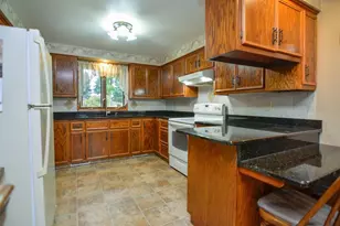 1040 Debra St, Wrightstown, WI 54180 - Photo 13