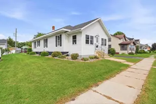 709 W North Water St, New London, WI 54961 - Photo 3