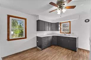 1917 Farlin Ave, Green Bay, WI 54302 - Photo 11