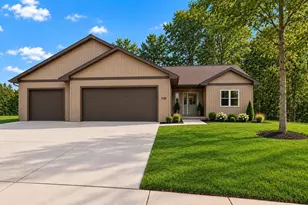1108 Pinecrest Rd, Green Bay, WI 54313 - Photo 1