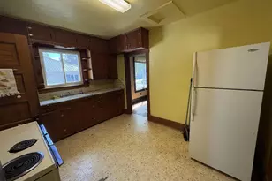 38 18th St, Clintonville, WI 54929 - Photo 5