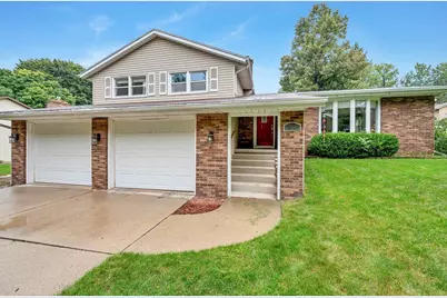 158 Winchester Way, Green Bay, WI 54302 - Photo 1