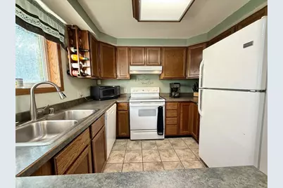 2829 Sheldon Drive, Oshkosh, WI 54942 - Photo 9