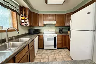 2829 Sheldon Dr, Oshkosh, WI 54942 - Photo 9
