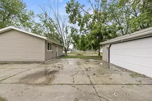 1200 Fieldcrest Dr, Menasha, WI 54952 - Photo 29