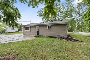 1200 Fieldcrest Dr, Menasha, WI 54952 - Photo 31