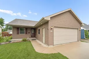 1413 Bowen St, Oshkosh, WI 54901 - Photo 1