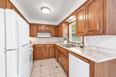 1237 N Locust Street, Green Bay, WI 54303 - Photo 7