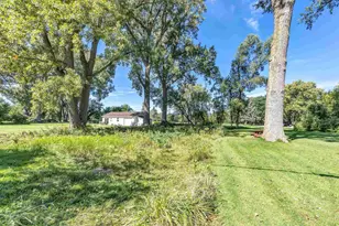 1237 N Locust St, Green Bay, WI 54303 - Photo 21