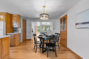 2027 Hillview Dr, Green Bay, WI 54302 - Photo 13