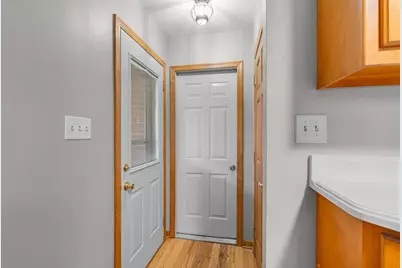 2027 Hillview Drive, Green Bay, WI 54302 - Photo 35