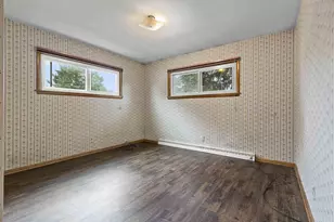 896 W 18th Ave, Oshkosh, WI 54902 - Photo 13