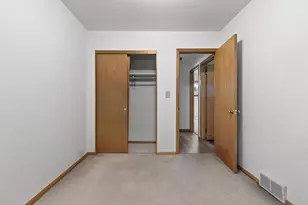 896 W 18th Ave, Oshkosh, WI 54902 - Photo 21