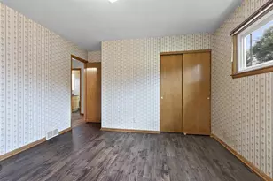 896 W 18th Ave, Oshkosh, WI 54902 - Photo 15