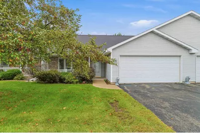 456 Wyldewood Drive #B, Oshkosh, WI 54904 - Photo 1
