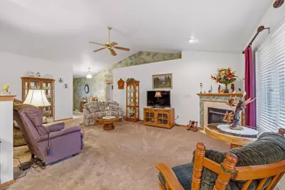 456 Wyldewood Drive #B, Oshkosh, WI 54904 - Photo 5