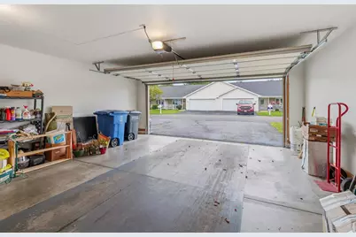 456 Wyldewood Drive #B, Oshkosh, WI 54904 - Photo 33