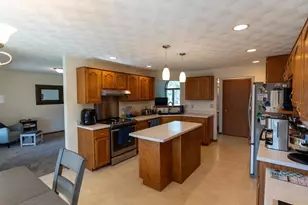 N9674 Golden Way, Appleton, WI 54915 - Photo 9