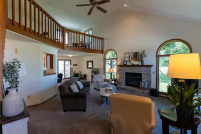 N9674 Golden Way, Appleton, WI 54915 - Photo 3