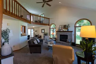 N9674 Golden Way, Appleton, WI 54915 - Photo 3