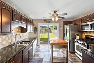 124 Irene St, Neenah, WI 54956 - Photo 11