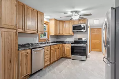 1194 April Lane, Green Bay, WI 54304 - Photo 5