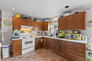 807 Columbus St, Two Rivers, WI 54241 - Photo 7