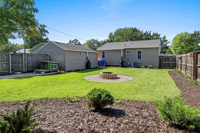 828 N Platten Street, Green Bay, WI 54303 - Photo 9