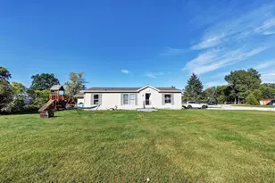 271 W Main St, Mishicot, WI 54228 - Photo 19