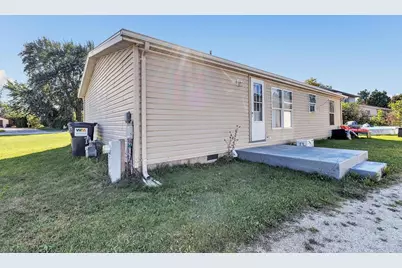271 W Main Street, Mishicot, WI 54228 - Photo 17
