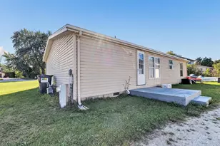 271 W Main St, Mishicot, WI 54228 - Photo 17
