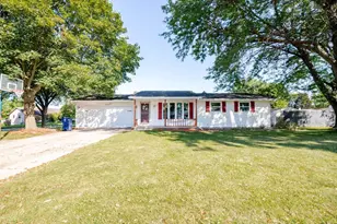 2525 Heather Rd, Green Bay, WI 54311 - Photo 1