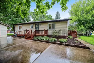 816 Smith St, Green Bay, WI 54302 - Photo 1
